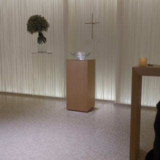 白を基調とした挙式会場