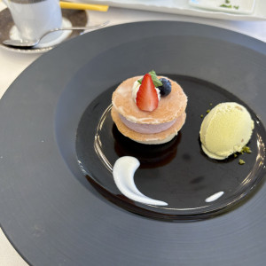 デザートです。ピスタチオのアイスクリームが美味しかったです。|761856さんのアールベルアンジェ高松の写真(2492475)
