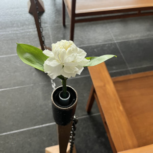 協会の会場装花は無料プランのものでも十分でした。|761893さんの星野リゾート トマム 水の教会の写真(2499738)