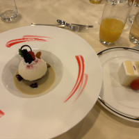 デザートとウェディングケーキ