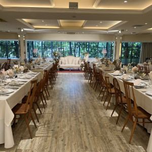 白が基調のお部屋です。60人は余裕で入ります。|762127さんのST.MARGARET WEDDING（セント・マーガレット ウエディング）の写真(2493402)