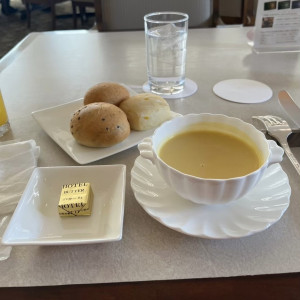 パンとスープも美味しかったです|762182さんのオークラアカデミアパークホテルの写真(2493796)