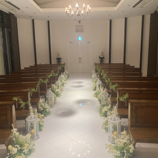 バージンロードを歩ききった、祭壇からの景色
