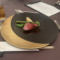 メインのお肉。すごく柔らかかったです。