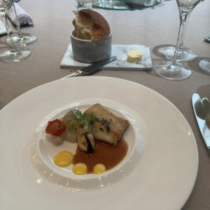 お魚料理はこちらです。白身魚でした。|762358さんのパレスホテル東京(PALACE HOTEL TOKYO)の写真(2570774)