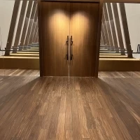 チャペルに入る前のドア
