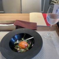 前菜のサーモンを試食しました。
