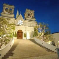 夜のチャペル外観