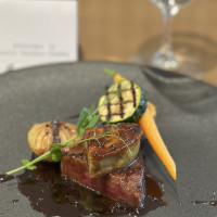 黒毛和牛のフィレ肉 フォアグラのロッシーミ～トリフェソース