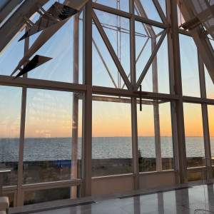 天気に恵まれると夕日がとても映える空間になります。|762404さんのシェラトン・グランデ・トーキョーベイ・ホテルの写真(2606179)