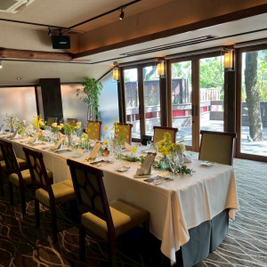 新郎新婦含め、長机に座って食事をしました。|762432さんのTHE GARDEN PLACE SOSHUEN（ザ・ガーデン・プレイス 蘇州園）の写真(2505315)