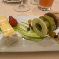 デザートとウェディングケーキ