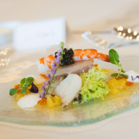 沖縄の食材がふんだんに使われた、魚介の前菜です。