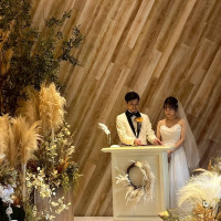 結婚証明書にサイン