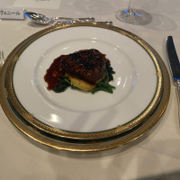 牛フィレ肉・フォアグラ・黒トリュフのアンサンブル