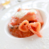 リーガクオーレ(ハート型ショートパスタ)
 季節野菜のトマト