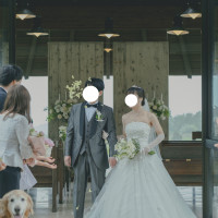 フラワーシャワーのシーンです。