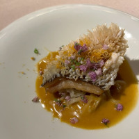 甘鯛の鱗焼き 唐墨と花穂紫蘇 サフラン香るヴァンブランソース
