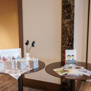 受付横テーブル