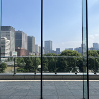 披露宴会場目の前の開けたスペースです