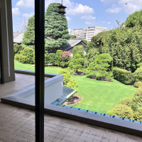 二階の披露展開場