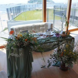 当日の高砂。イメージを画像でシェアして作っていただきました。|763187さんのHOTEL AO KAMAKURA（ホテル 青 鎌倉）の写真(2498853)