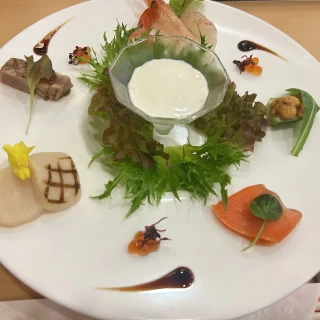 前菜盛り合わせ、インパクト大