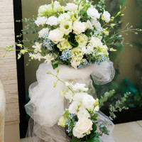 当日の高砂横の装花です
