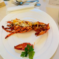 オマールエビの料理です。人気でした。
