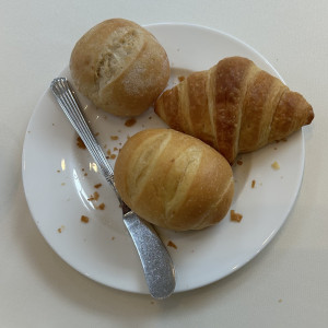 提供される3種類のパン|763429さんのララシャンス 太陽の丘の写真(2540776)