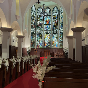 遠くから見てもステンドグラスの綺麗さと迫力がわかると思います|763460さんの四季の丘 seasons withの写真(2500418)