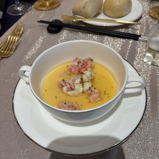 スープもカニを使ってめでたかった