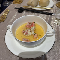 スープもカニを使ってめでたかった