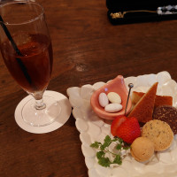 控え室で朝食？のお菓子をいただきました
