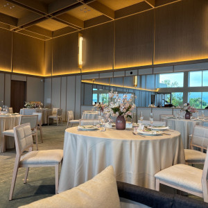 披露宴会場、鏡張りの様子|763669さんのAMANDAN AISLE ～アマンダンアイル～の写真(2501718)