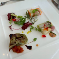 地元食材を使った料理です。