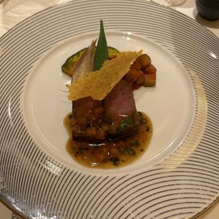 お肉は柔らかくてソースとの相性抜群