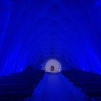 光の演出で幻想的な一枚です。