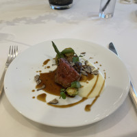 1番ランクが上のお肉料理。税抜4200円のランクアップが必要