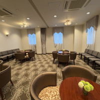 親族控室はカーテンで仕切ることも可能