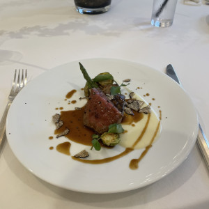 1番ランクが上のお肉料理。税抜4200円のランクアップが必要|763962さんのパークサイドハウス大阪の写真(2502418)