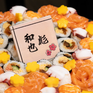 和装に合わせてお寿司ケーキを作ってもらいました