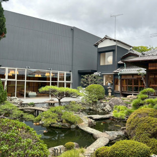 ロビーから見える日本庭園の景色です。