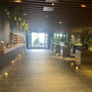 この道を抜けてチャペルへ|764106さんのTHE MARCUS SQUARE KOBE（ザ マーカス スクエア 神戸）の写真(2506394)