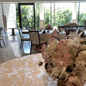 席から見た高砂と中庭|764186さんのザ・ミーツ マリーナテラスの写真(2533482)