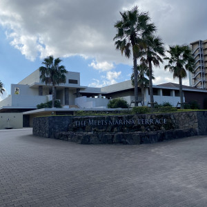 駅から歩くこと十数分、リゾート感のある会場が見えます。|764186さんのザ・ミーツ マリーナテラスの写真(2533478)