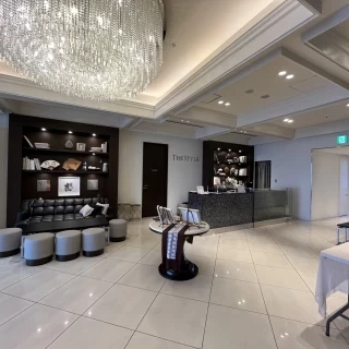 ロビーには大きな窓があり高層階の景色を楽しめました。