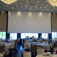 大会場。スクリーンは1つ。
