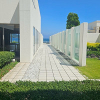 式場前廊下。雨の日は屋根あり廊下も。