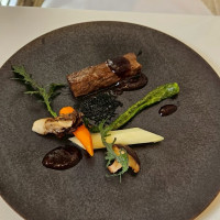 メイン肉料理。フィレとサーロインで分けて出してくださった。